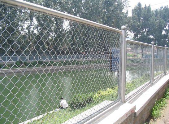 Guardrail Galvanized Chain Link Fence，Braided Welded Wire Mesh For Fencing